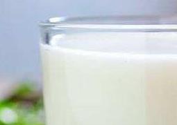 纯牛奶加蜂蜜的功效与作用 纯牛奶加蜂蜜的功效与作用及禁忌