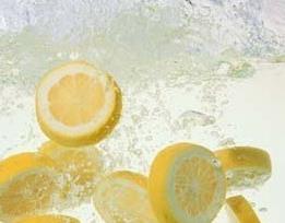 每天喝柠檬水的好处 每天喝柠檬水的好处有哪些
