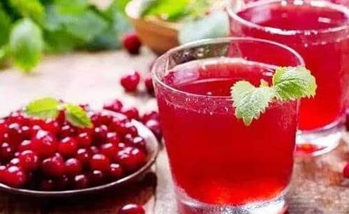 蔓越莓果汁的功效与作用及危害（蔓越莓果汁的功效与作用及危害健康）