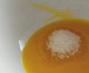 白糖蒸蛋黄有什么功效 白糖蒸蛋黄有什么功效与作用