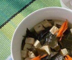 海带骨头豆腐汤的功效与作用 海带骨头豆腐汤的功效与作用禁忌