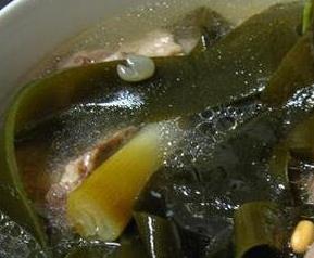 海带排骨汤的功效和作用 海带排骨汤的功效和作用是什么