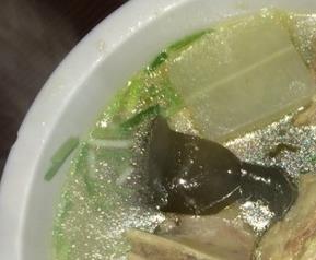 海带排骨汤的功效与做法 海带排骨汤的功效与作用及做法