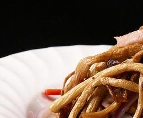 茶树菇烧肉怎么做好吃 茶树菇烧肉怎么做好吃又简单