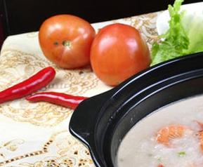 潮汕海鲜砂锅汤的做法（潮汕海鲜砂锅汤的做法视频）