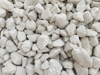 生石灰怎么用到养殖业中 熟石灰在养殖中的用途
