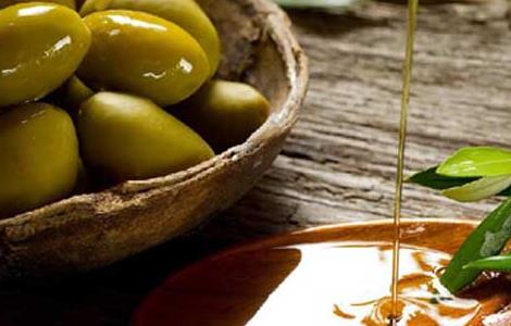 橄榄油的功效与作用（橄榄油的功效与作用及食用方法）