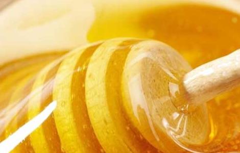 柠檬和蜂蜜能一起喝吗 柠檬和蜂蜜能在一起喝吗
