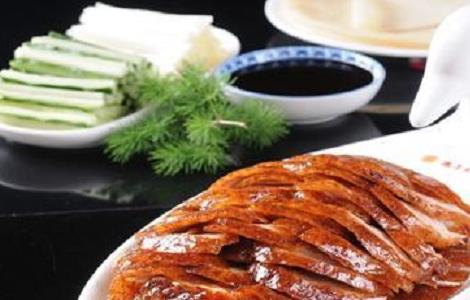 北京烤鸭的配料和详细做法 北京烤鸭的做法与配料