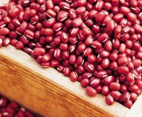 赤小豆的功效作用和营养价值（赤小豆的功效作用和营养价值及禁忌）