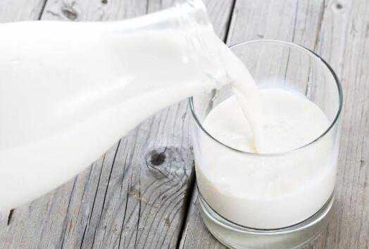 喝纯牛奶的好处，喝纯牛奶会长高吗（喝纯牛奶有什么好处会长高吗）