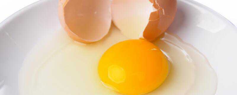 蛋黄可以生吃吗 鸡蛋黄可以生吃吗