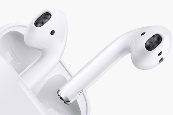 airpods2如何调音量