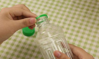 瓶子里的水怎么快速弄干 瓶子里的水如何快速干