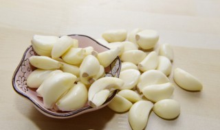 腊八蒜用什么醋比较好（腊八蒜用什么样的醋最好）