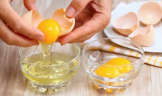 煎鸡蛋时蛋黄要煎熟还是不用煎熟（煎鸡蛋为什么蛋黄不熟）