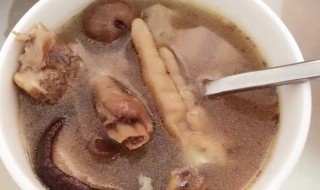煲鸡脚汤需要放点什么材料呀 广东鸡脚煲汤放什么材料好