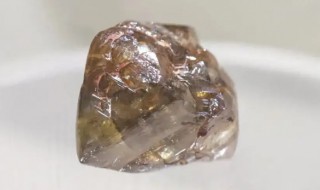 本身的元素与金刚石一样的矿物质是 本身的元素与金刚石一样的矿物质是哪个