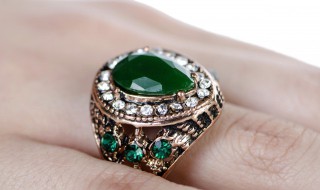 祖母绿翡翠戒指多少钱 祖母绿戒指价格