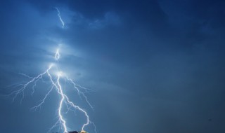 雷雨是什么季节的景物 雷雨后是什么样的景色