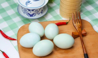 咸鸭蛋煮熟放冰箱冷藏可以放多久 煮熟的咸鸭蛋放冰箱里能冷藏多久