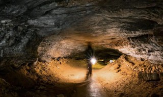 世界上最长的地下洞穴是什么 世界上最大的山洞