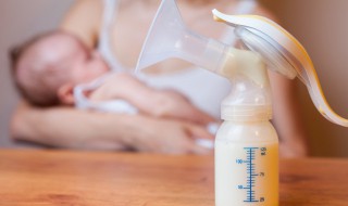放冰箱里保鲜的母乳可以放多久（放在冰箱保鲜的母乳可以放多久）