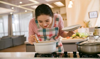 砂锅高汤的熬制方法及配料（砂锅高汤的做法及配方）