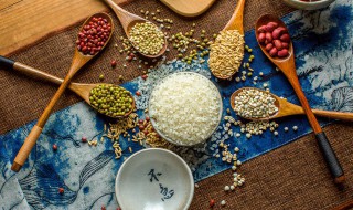 怎么区别煮熟的大米是不是发霉的 怎么区别煮熟的大米是不是发霉的小米