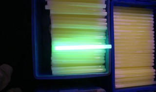 荧光棒放冰箱真能二次发光吗（荧光棒为什么放冰箱）