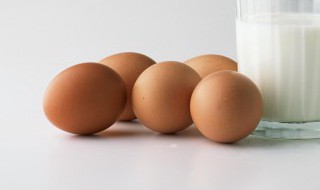 鸡蛋应该放冰箱里吗（鸡蛋放在冰箱里吗）