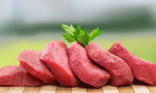西芹百合炒午餐肉怎么做好吃 百合芹菜炒肉的做法窍门