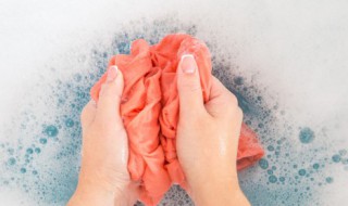 衣服袖口非常脏怎么洗才能洗干净 衣服袖口非常脏怎么洗才能洗干净视频