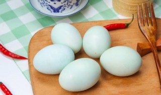 生的咸鸭蛋黄怎么做又简单又好吃 生的咸鸭蛋黄怎么做又简单又好吃呢