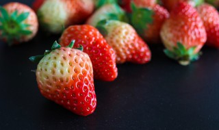 阳台种草莓用什么土 种盆栽草莓用什么土