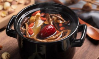煲汤用瓷煲砂煲瓦煲哪个最好 搪瓷锅煲汤砂锅煲汤哪个好