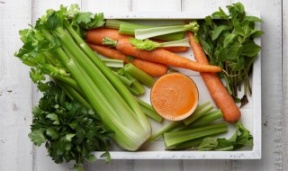 新鲜蔬菜放冰箱能放多久（新鲜蔬菜可以放冰箱多久）