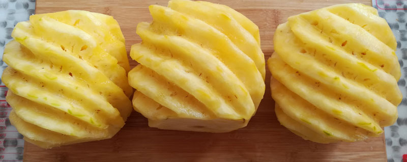 菠萝怎么削皮 菠萝怎么削皮简单又不浪费