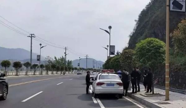 道路驾驶技能考试是不是科目三