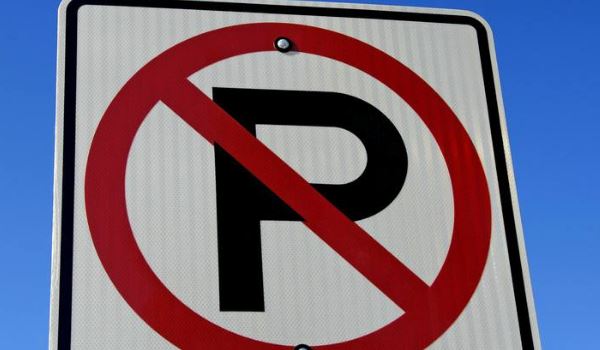 全路段禁止停车标志