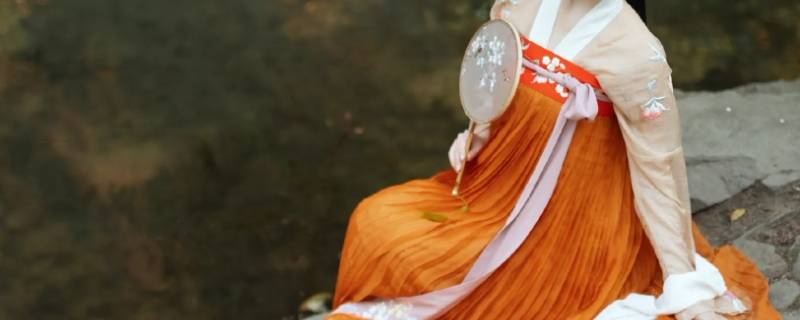 衣襟是衣服的哪个部位（襟是衣服的哪个位置）