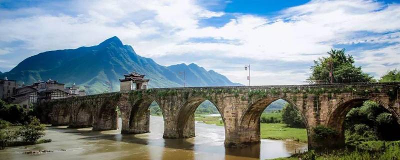 铅山县为什么叫铅山（江西铅山还是铅山）