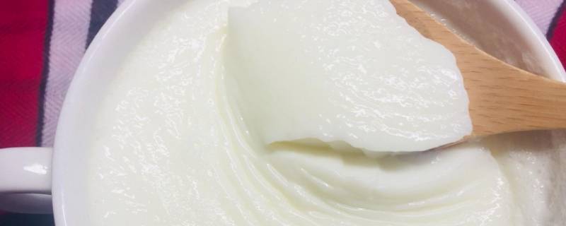 热牛奶表面一层薄膜吃还是扔 牛奶加热后有一层薄膜