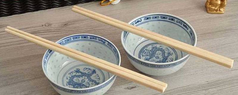 为什么筷子不能平放在碗上（筷子可以平放在饭碗上吗）