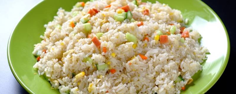 开水冲泡米饭是普通大米吗（开水泡的米饭）