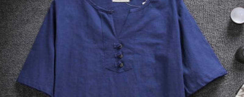 藏蓝色衣服褪色了怎么恢复（藏蓝色衣服晒变色了怎么办）