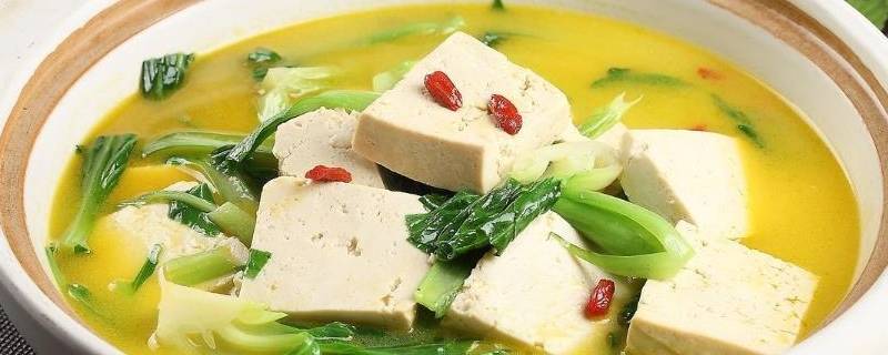 小白菜炖豆腐怎么做好吃（东北小白菜炖豆腐怎么做好吃）