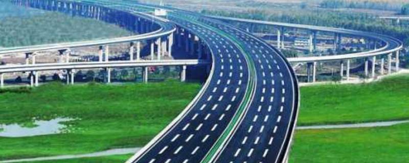 1993年我国第一条高速公路是哪一条（1993年我国第一条高速公路是哪一条呢）