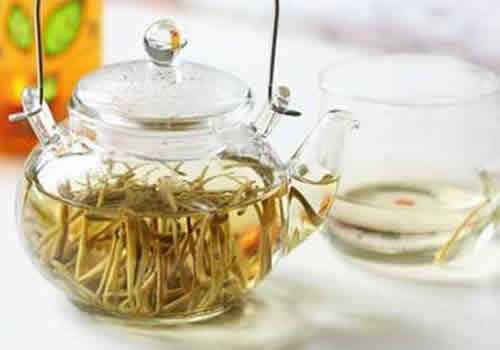 大青叶金银花蜜饮做法和作用 茶叶金银花蜂蜜一起泡茶功效