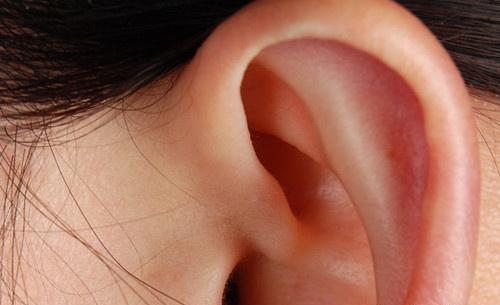 耳带状疱疹的偏方 耳带状疱疹的症状表现及治疗方法
